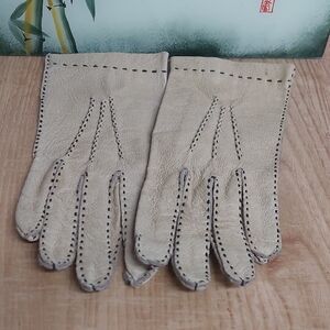 Elegant Cream Pigskin Leather Gloves Size M